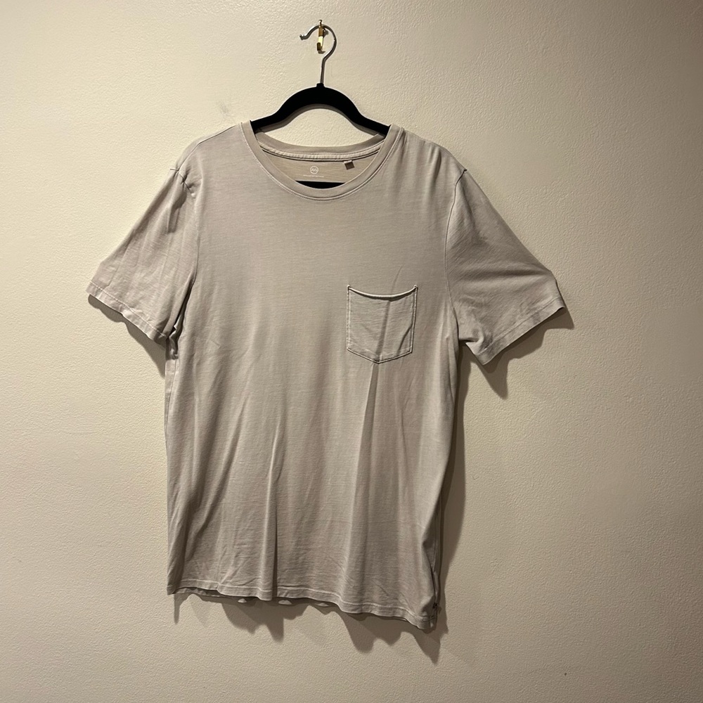 Adriana Goldschmied brand men's casual tee T-shirt shirt tan colored, size large
